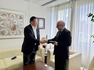 การเดินทางเข้าเยี่ยมคารวะ Mr. Mario Maniewicz ผู้อำนวยการสำนักวิทยุคมนาคม(Radiocommunication Bureau: BR) สหภาพโทรคมนาคมระหว่างประเทศ (ITU)